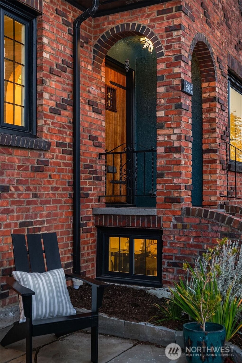 Photo of 2503 37th Avenue W, Seattle, WA 98199 (MLS # 2454377)