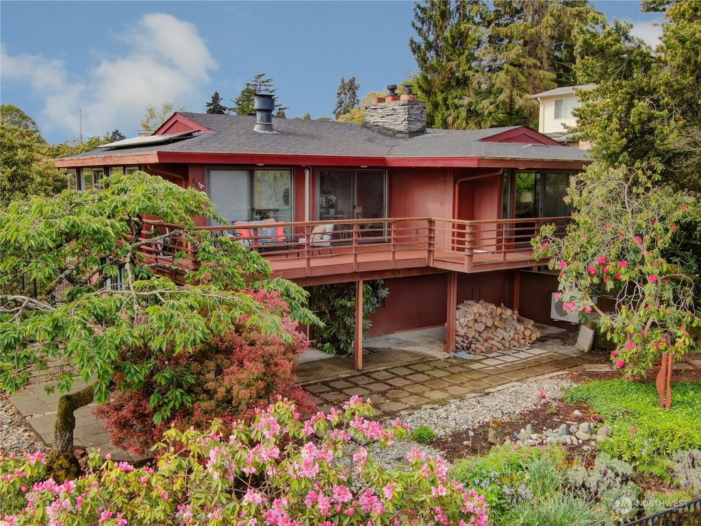 Photo of 5735 S Hawthorn Road, Seattle, WA 98118 (MLS # 2230490)