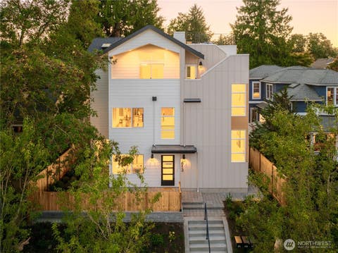 Photo of 613 18th Avenue E, Seattle, WA 98112 (MLS # 2570372)