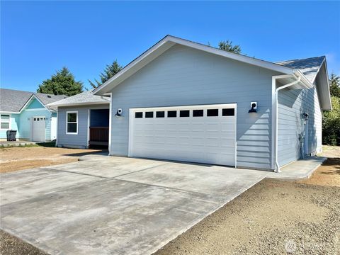 Photo of 382 S Wynoochee Drive SW, Ocean Shores, WA 98569 (MLS # 2550590)