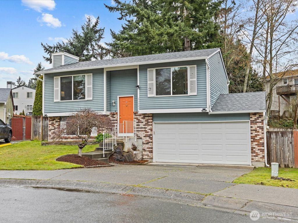 Photo of 31806 10th Place SW, Federal Way, WA 98023 (MLS # 2491381)