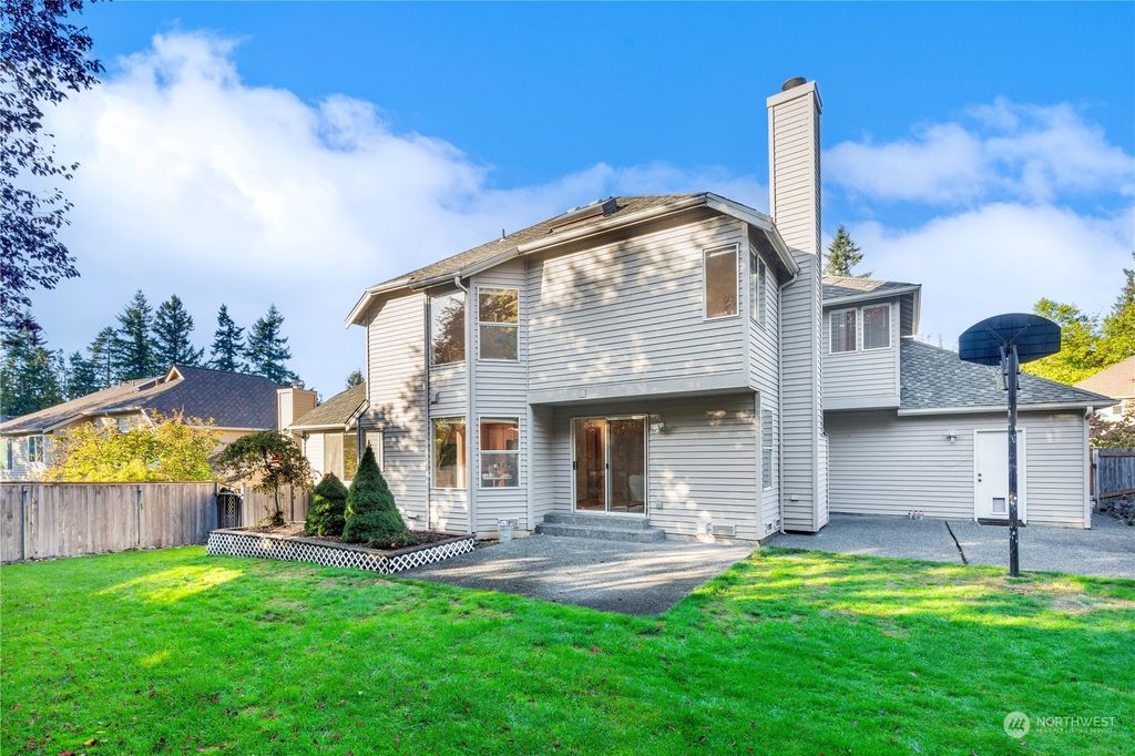 Photo of 26017 SE 38th Street, Sammamish, WA 98029 (MLS # 2171456)