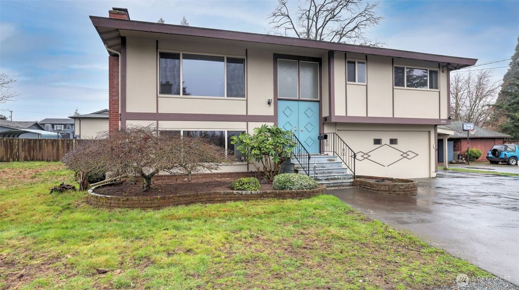 Photo of 15824 13th Avenue SW, Burien, WA 98166 (MLS # 2345692)