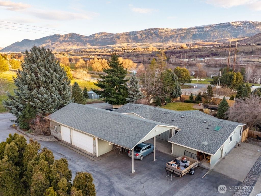 Photo of 1160 S Mary Street, East Wenatchee, WA 98802 (MLS # 2482572)