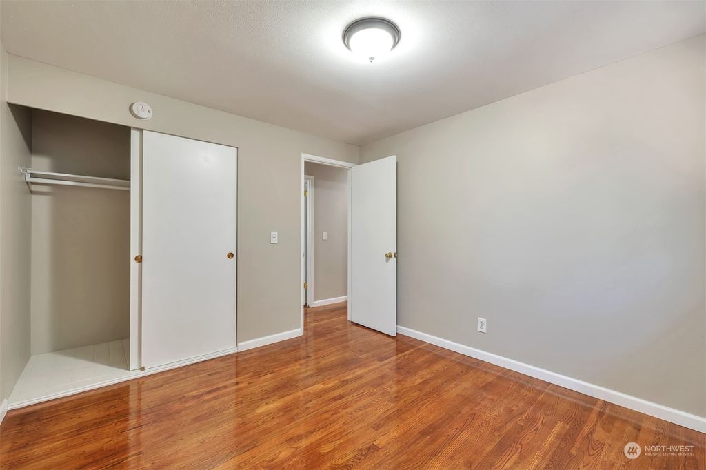 listing image 9368660379177057668