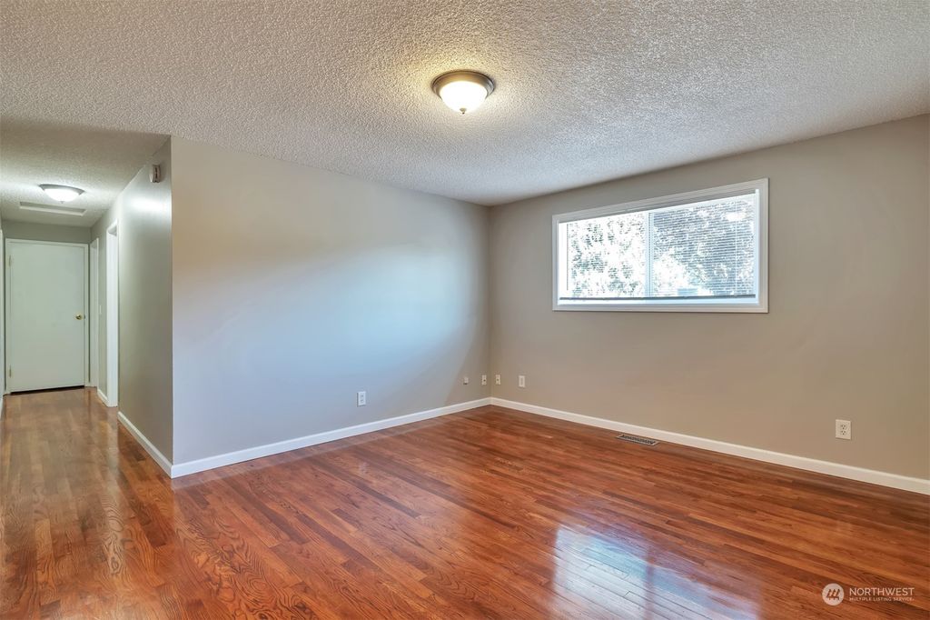 listing image 9368229986981700012