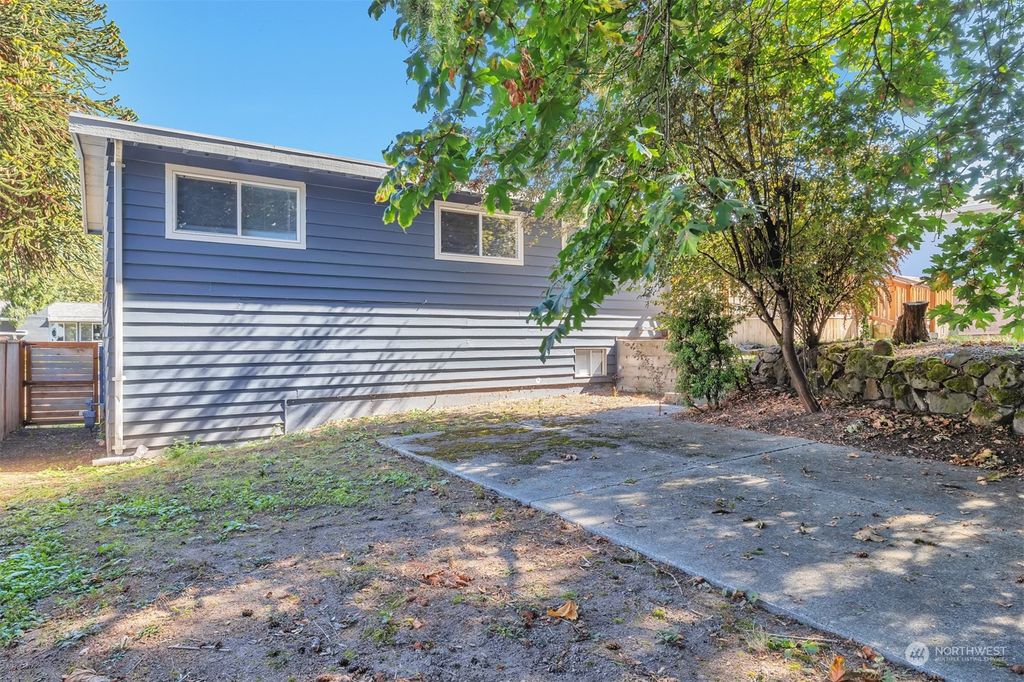 listing image 9361179022459419005