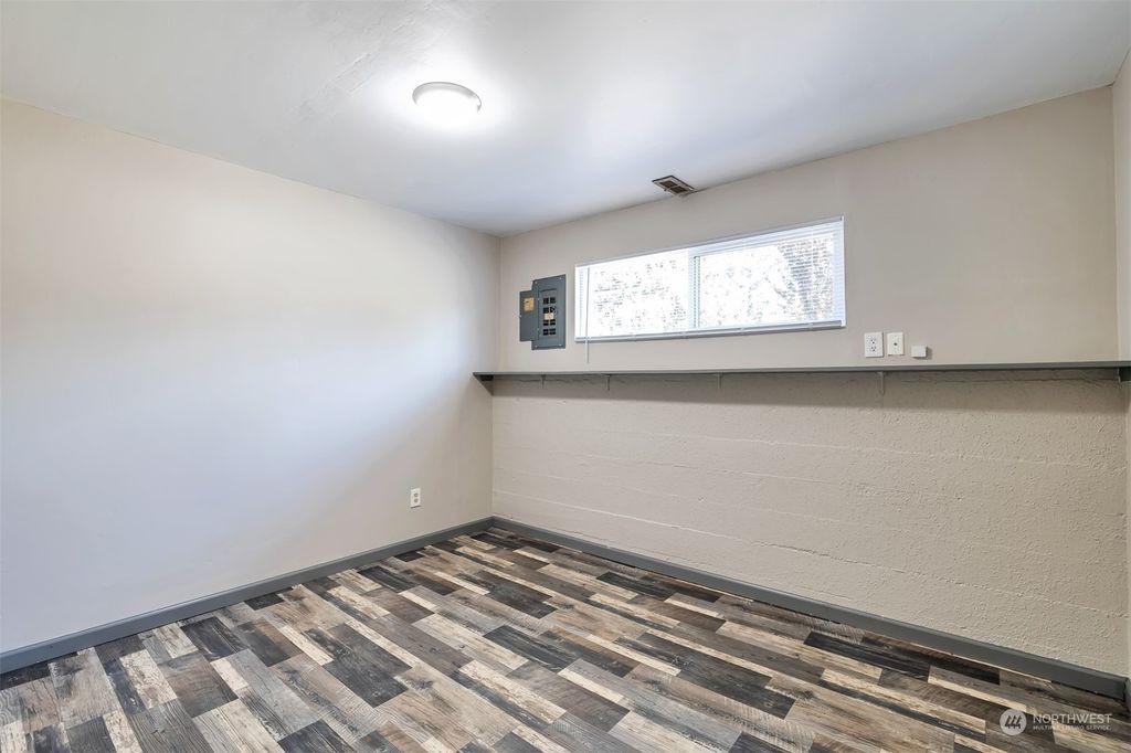 listing image 9365702888866526288