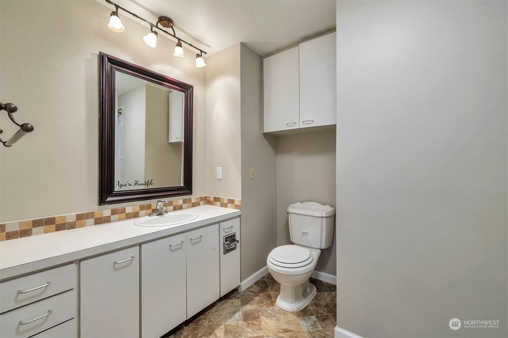 listing image 9360856438358935707