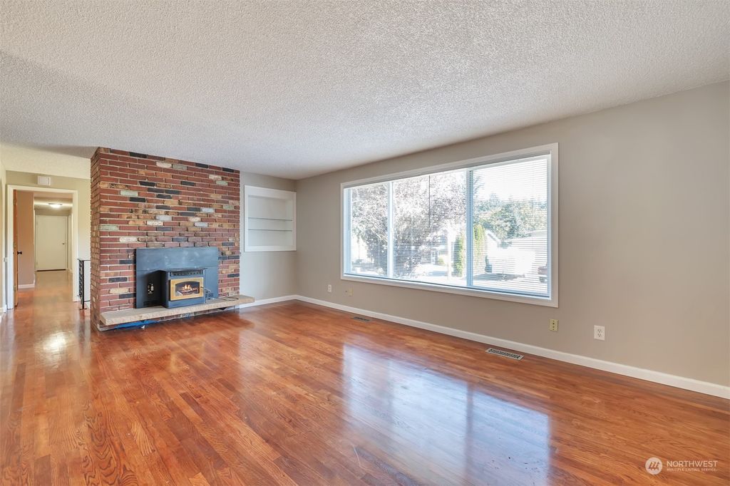 listing image 9360836946230443626