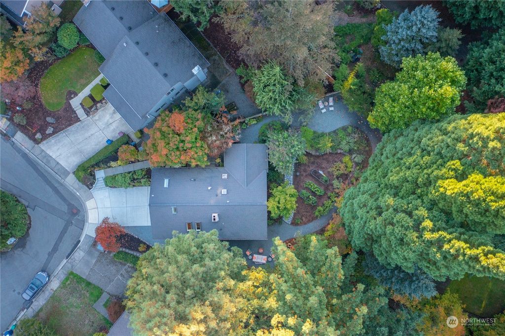 Photo of 3127 181st Avenue NE, Redmond, WA 98052 (MLS # 2169124)