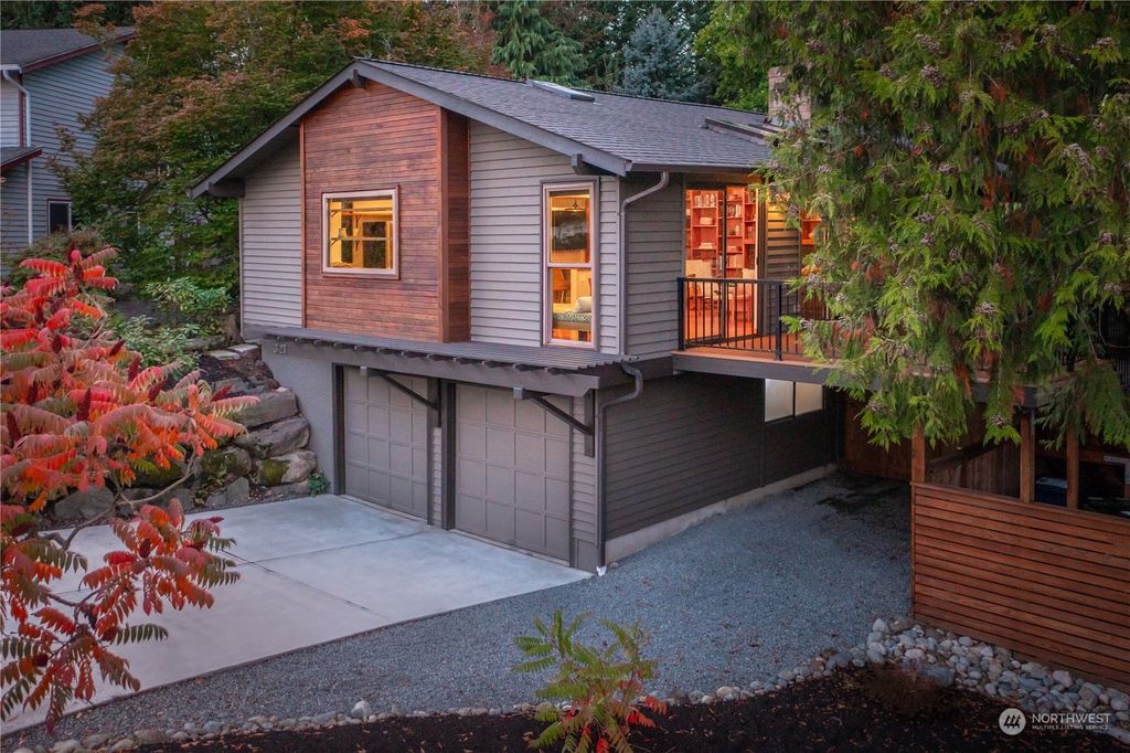 Photo of 3127 181st Avenue NE, Redmond, WA 98052 (MLS # 2169124)