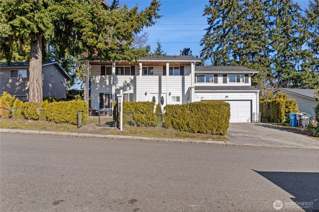 Photo of 2318 N 162nd St. St, Shoreline, WA 98133 (MLS # 2332655)