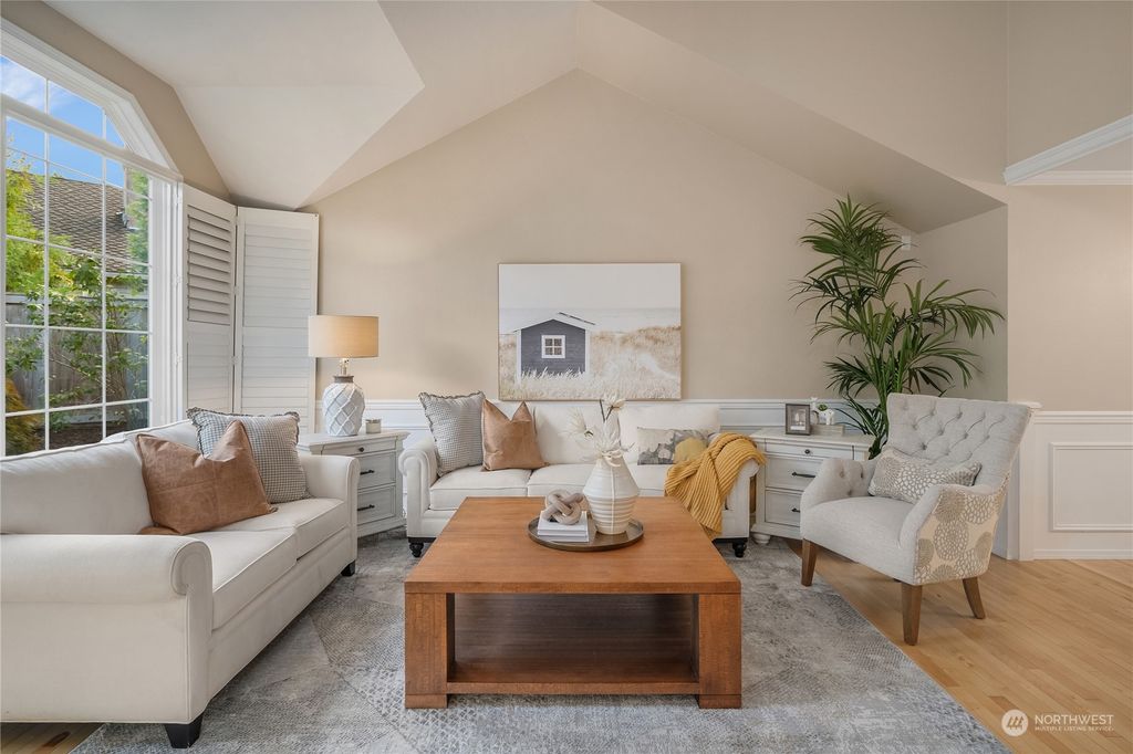 Photo of 970 NW Firwood Blvd Blvd, Issaquah, WA 98027 (MLS # 2169533)