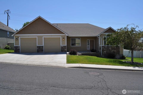 Photo of 5004 Boulder Way, Yakima, WA 98901 (MLS # 2558843)