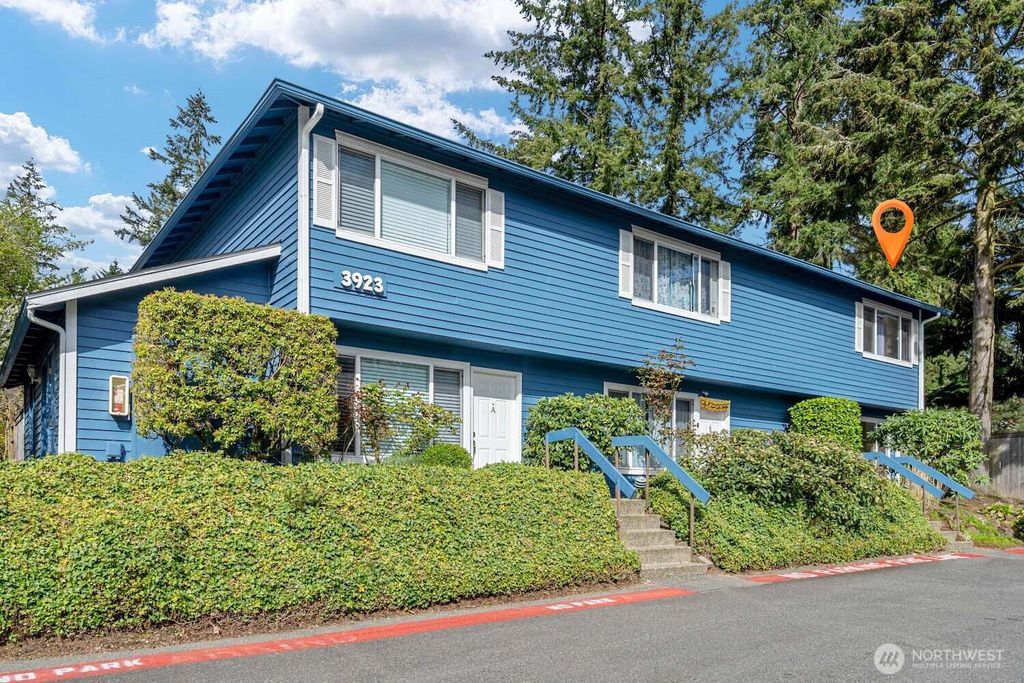 Photo of 3923 148TH Avenue NE #C, Bellevue, WA 98007 (MLS # 2358553)