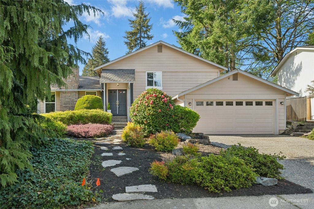 Photo of 8310 NE 122nd Place, Kirkland, WA 98034 (MLS # 2509022)