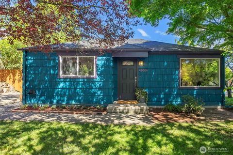 Photo of 3202 SW Raymond Street, Seattle, WA 98126 (MLS # 2530642)