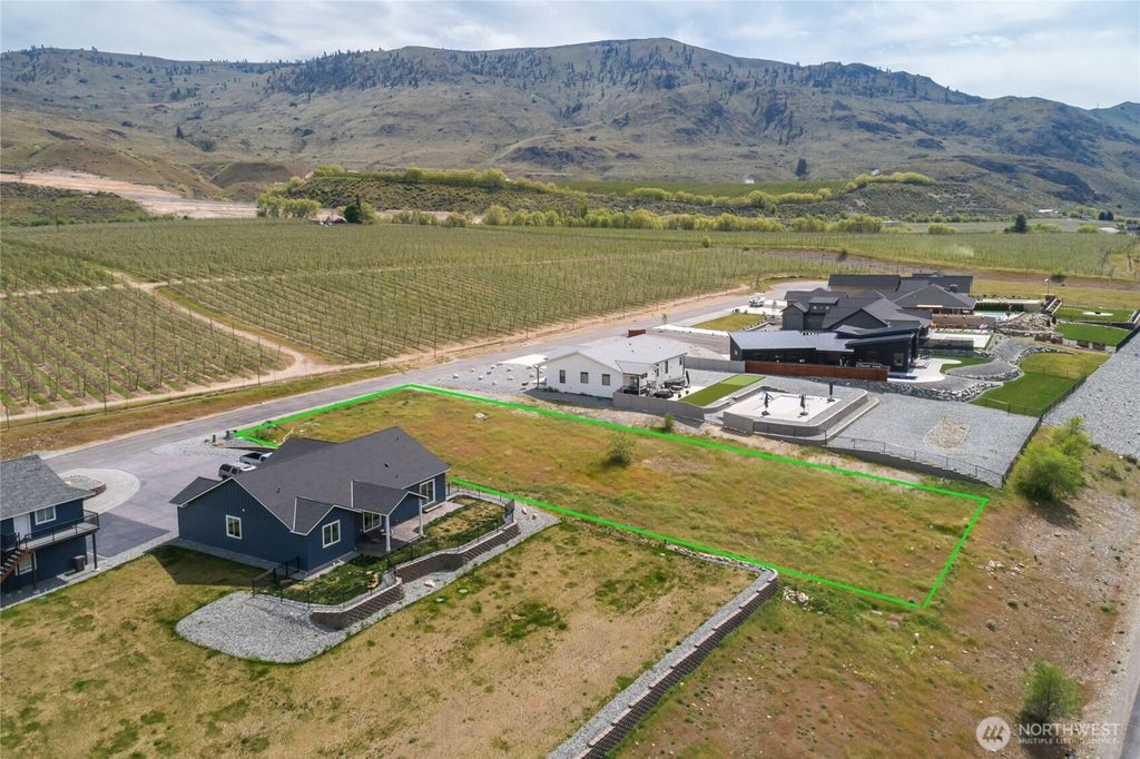 Photo of 13 E Shore Court, Orondo, WA 98843 (MLS # 2516863)