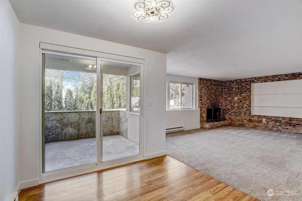 Photo of 1516 -1518 11th Avenue W, Seattle, WA 98119 (MLS # 2207060)