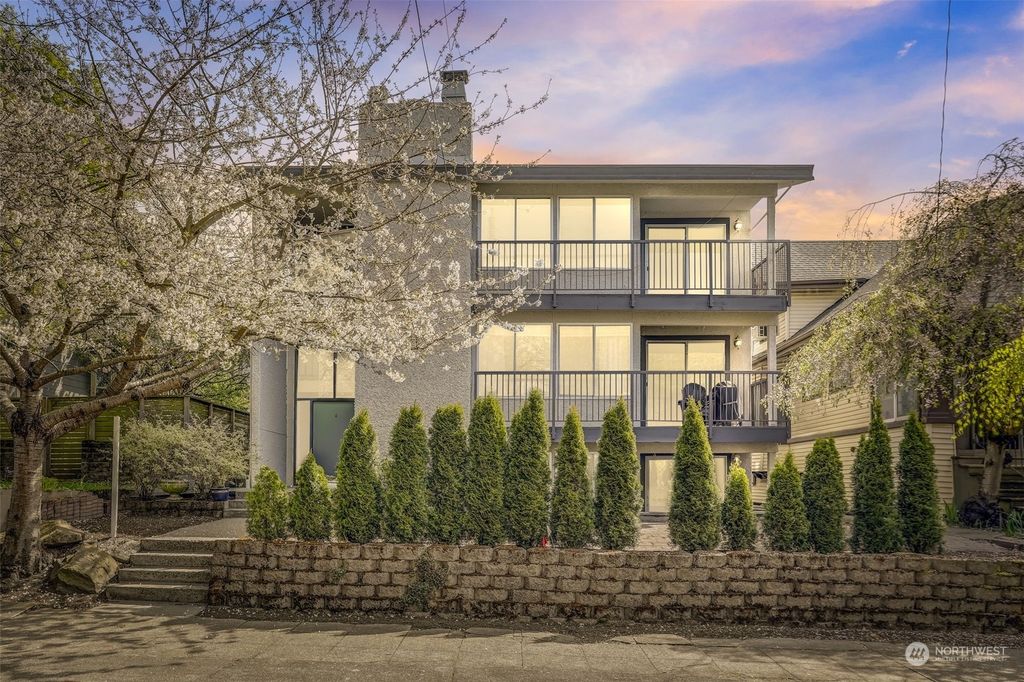 Photo of 1516 -1518 11th Avenue W, Seattle, WA 98119 (MLS # 2207060)