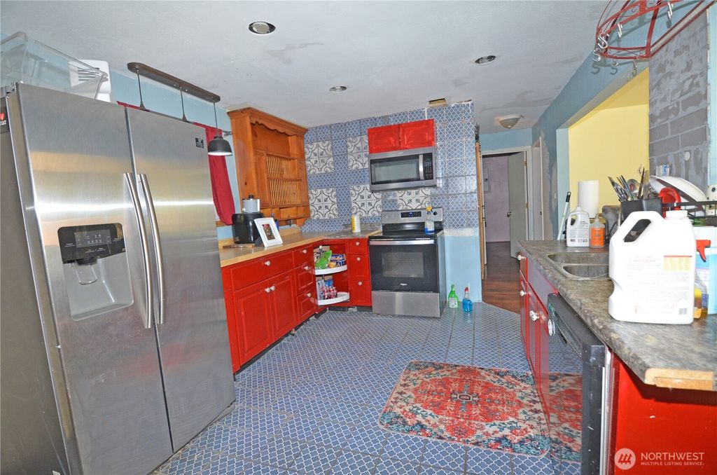 Photo of 416 83rd Avenue SE, Lake Stevens, WA 98258 (MLS # 2406926)