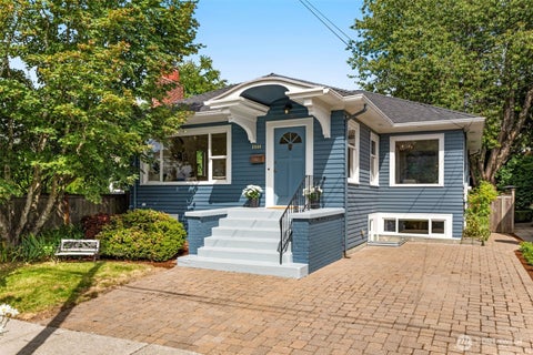 Photo of 1914 3rd Avenue N, Seattle, WA 98109 (MLS # 2550562)