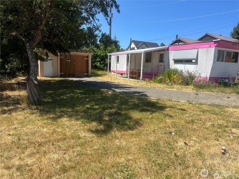 Photo of 204 N 1st Street, Roslyn, WA 98941 (MLS # 2477899)