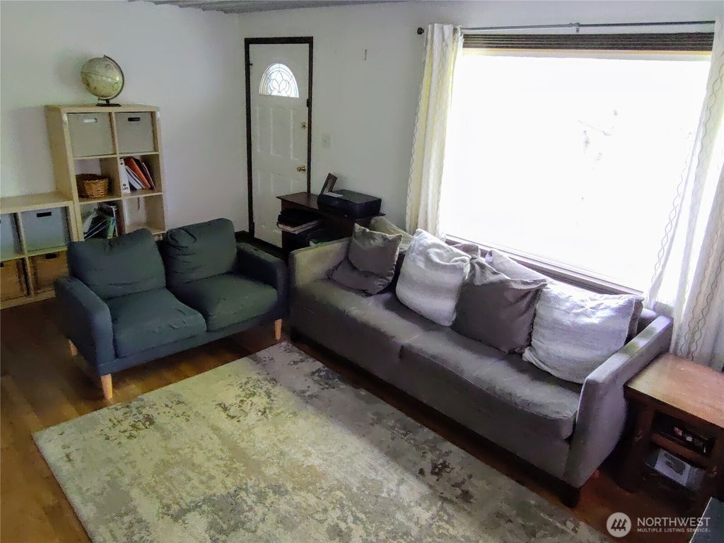 Photo of 14818 5th Avenue NE, Shoreline, WA 98155 (MLS # 2461543)