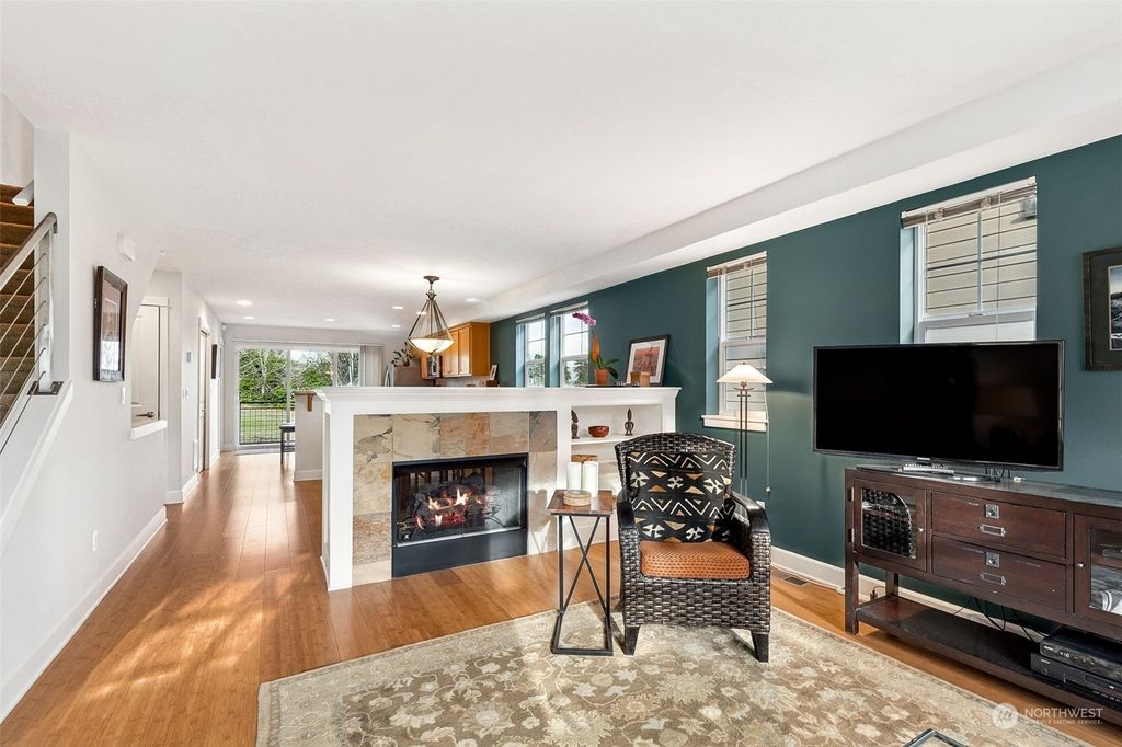 listing image 9362420793261073361