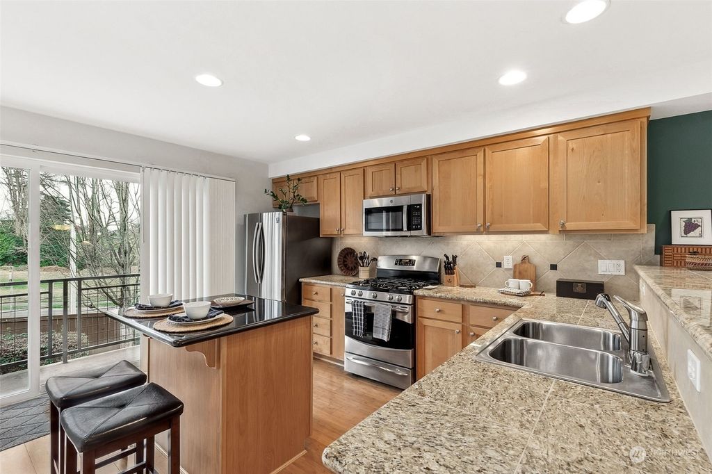listing image 9366495468355275830
