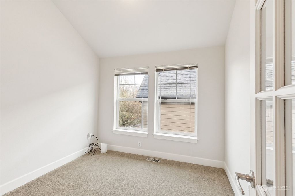 listing image 9365250405739808500