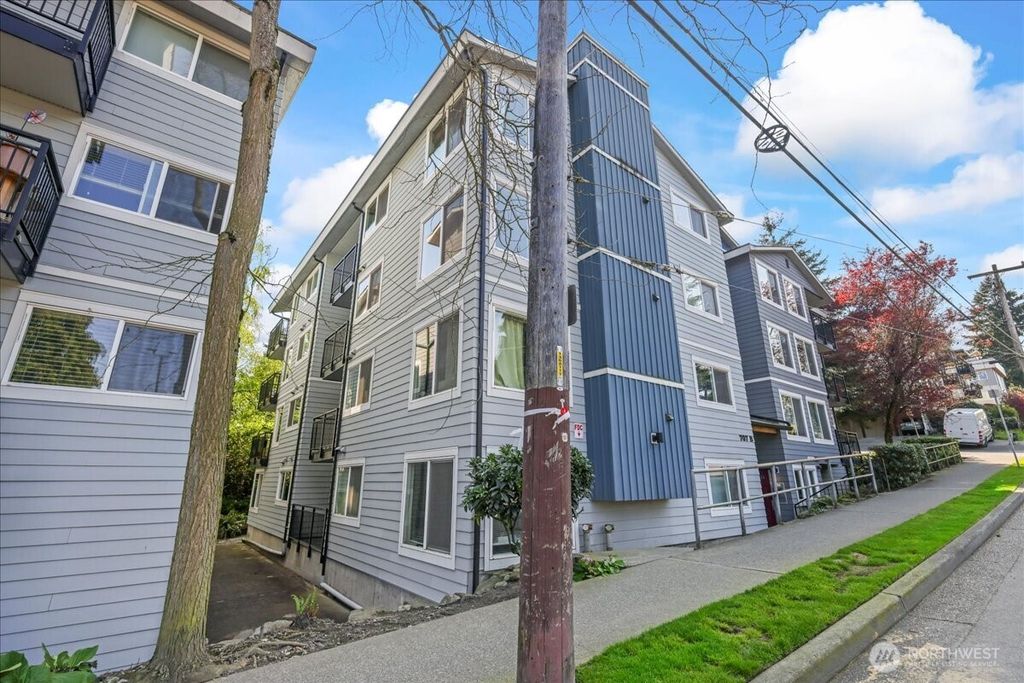 Photo of 707 N 130th St #B102, Seattle, WA 98133 (MLS # 2365114)