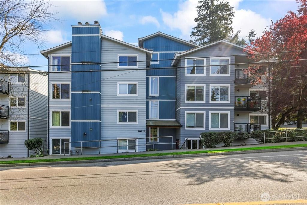 Photo of 707 N 130th St #B102, Seattle, WA 98133 (MLS # 2365114)