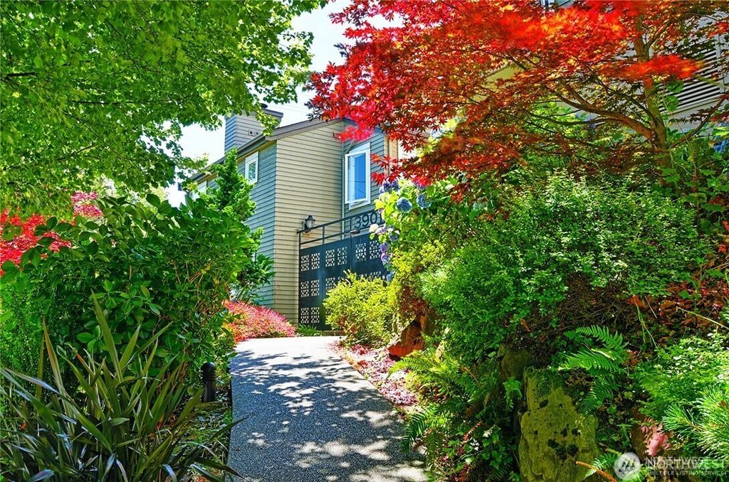 Photo of 3901 Fremont Avenue N #304, Seattle, WA 98103 (MLS # 2432314)