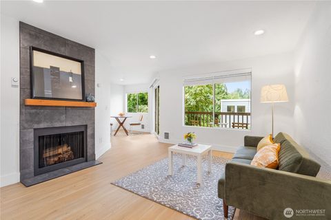 Photo of 10320 SE 6th Street #B6, Bellevue, WA 98004 (MLS # 2512681)