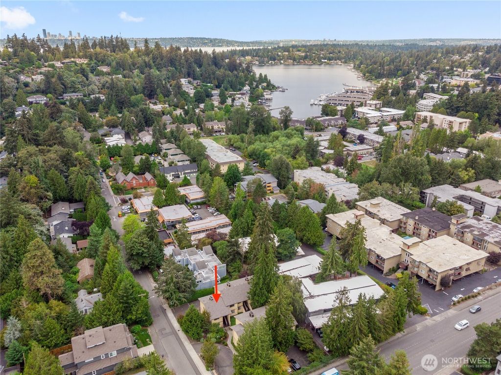 Photo of 10320 SE 6th Street #B6, Bellevue, WA 98004 (MLS # 2512681)