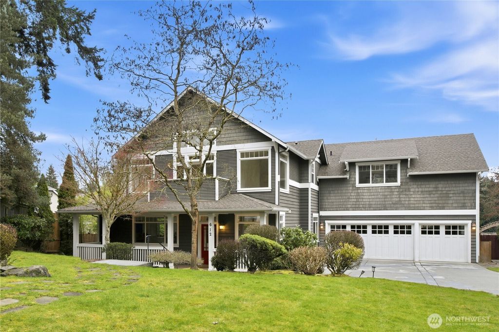 Photo of 612 128th Avenue NE, Bellevue, WA 98005 (MLS # 2483405)