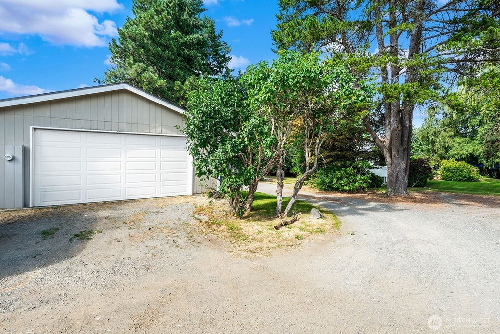 Photo of 17420 97th Place SW, Vashon, WA 98070 (MLS # 2590323)