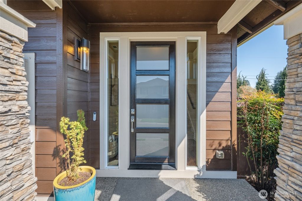 Photo of 19214 101st Place SE, Renton, WA 98055 (MLS # 2356535)