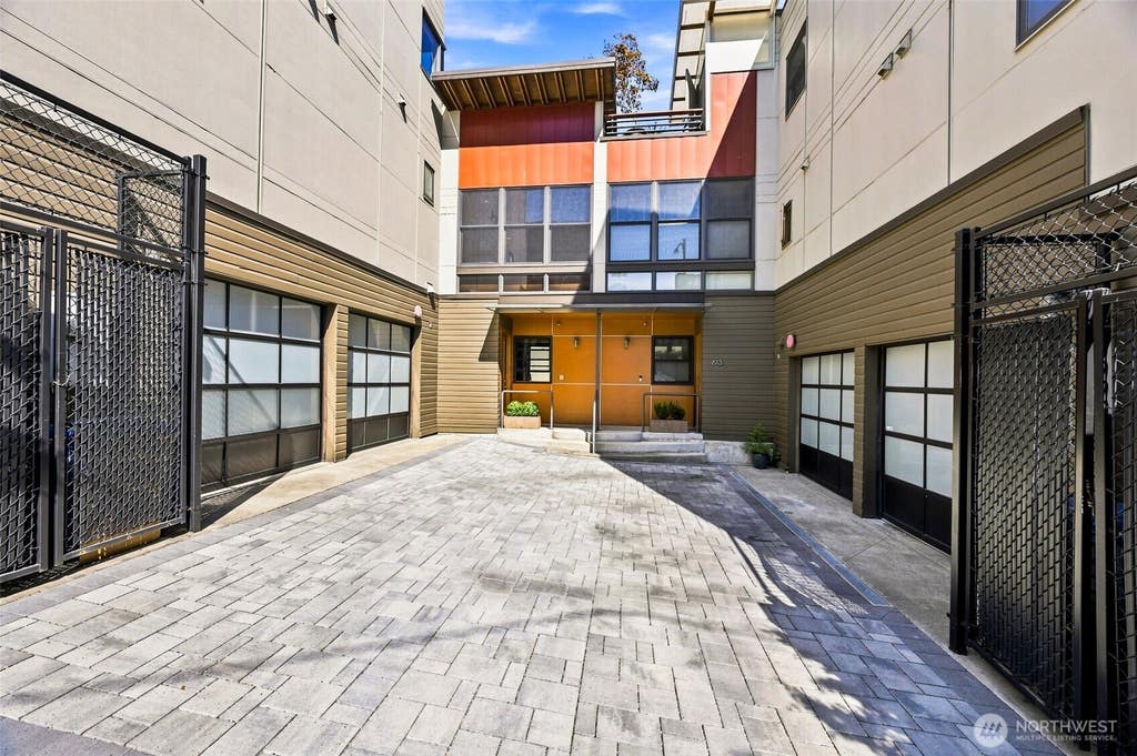 Photo of 611 Fawcett Avenue, Tacoma, WA 98402 (MLS # 2574316)