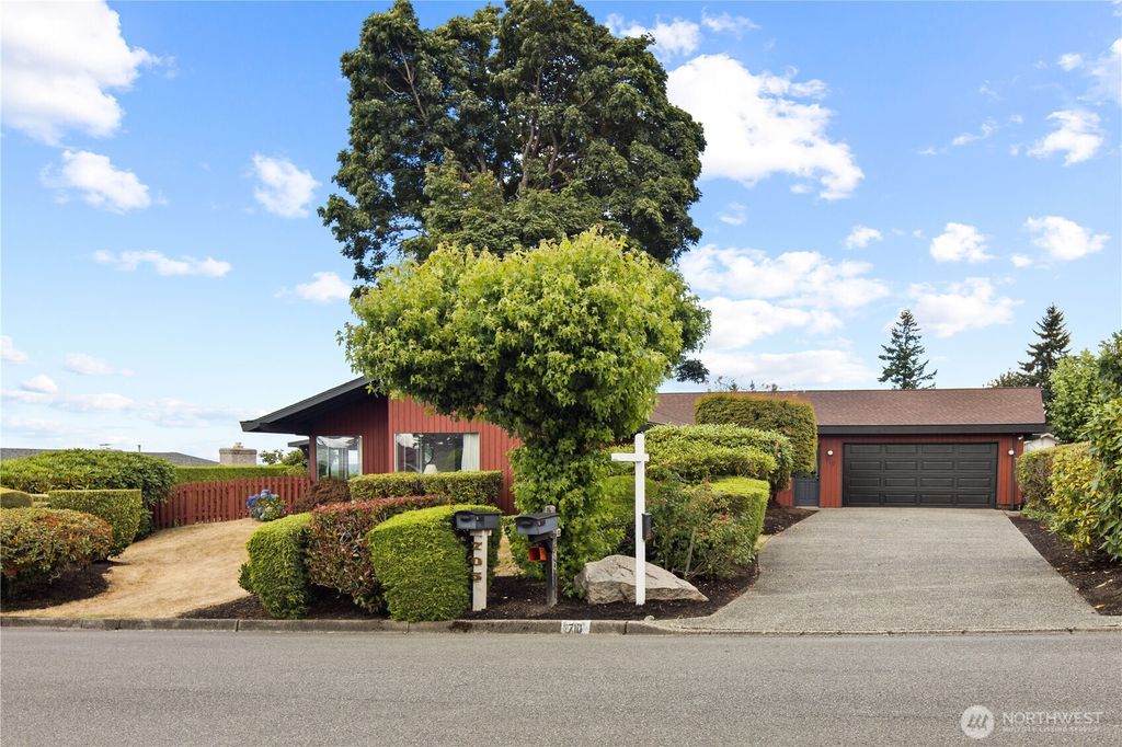 Photo of 710 S 291st Street, Federal Way, WA 98003 (MLS # 2418265)