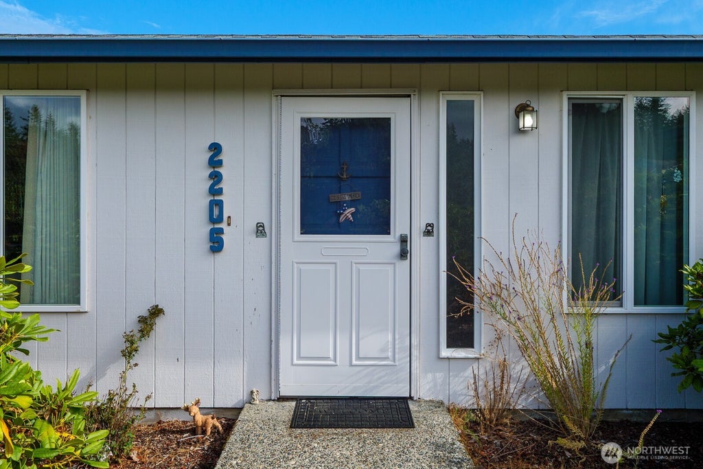 Photo of 2205 W 14th St ST, Port Angeles, WA 98363 (MLS # 2577673)