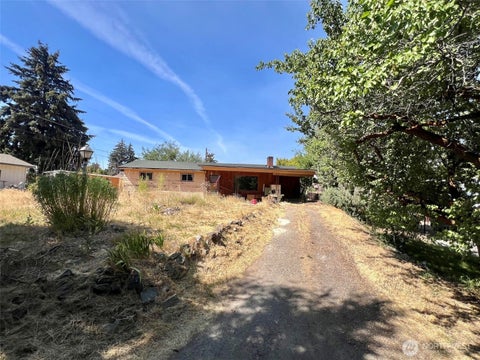 Photo of 904 1/2 Vista Road, Ellensburg, WA 98926 (MLS # 2567493)