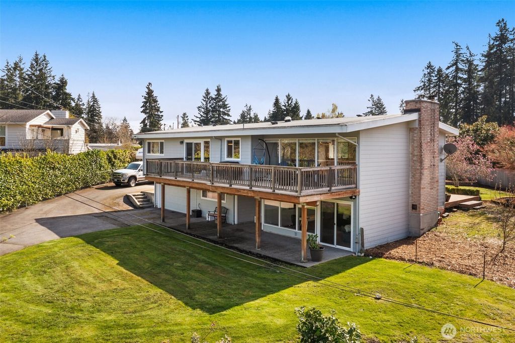 Photo of 6624 163rd Place SW, Lynnwood, WA 98037 (MLS # 2354865)