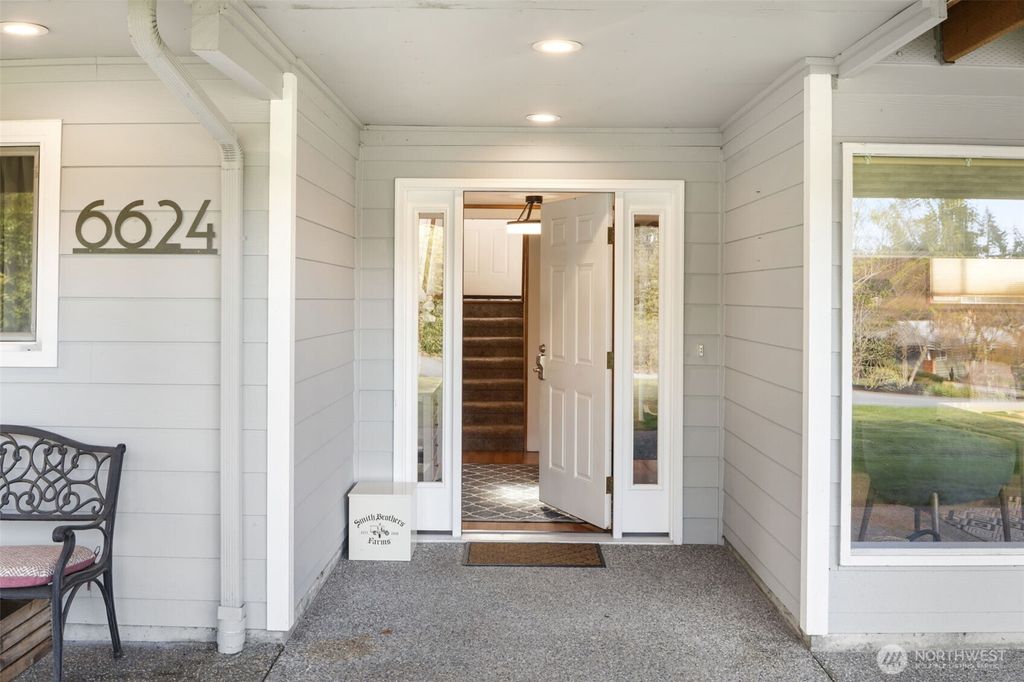 Photo of 6624 163rd Place SW, Lynnwood, WA 98037 (MLS # 2354865)
