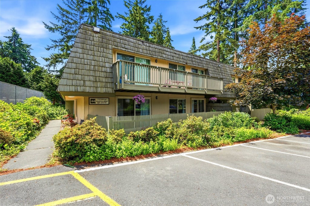 Photo of 1414 154th Avenue NE #4403, Bellevue, WA 98007 (MLS # 2537696)
