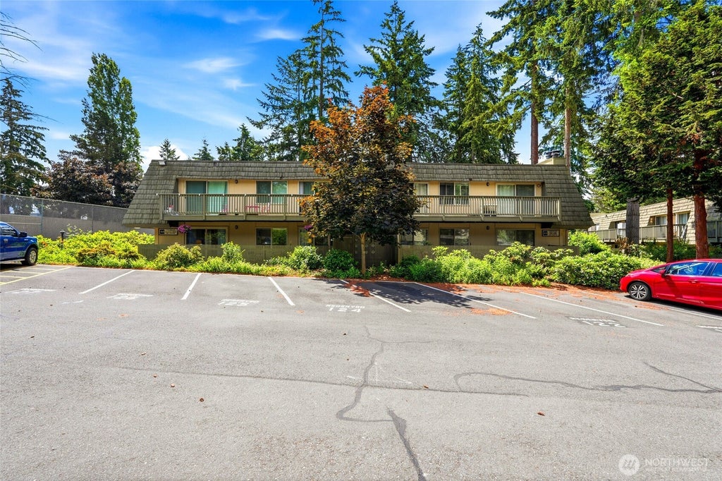 Photo of 1414 154th Avenue NE #4403, Bellevue, WA 98007 (MLS # 2537696)