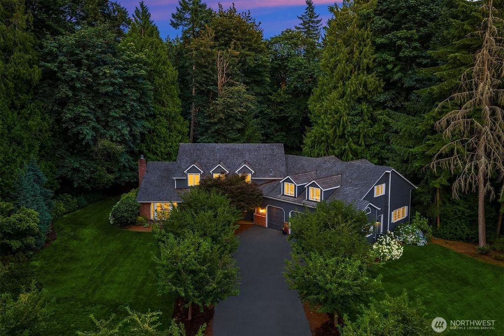 Photo of 13014 205th Place SE, Issaquah, WA 98027 (MLS # 2409052)