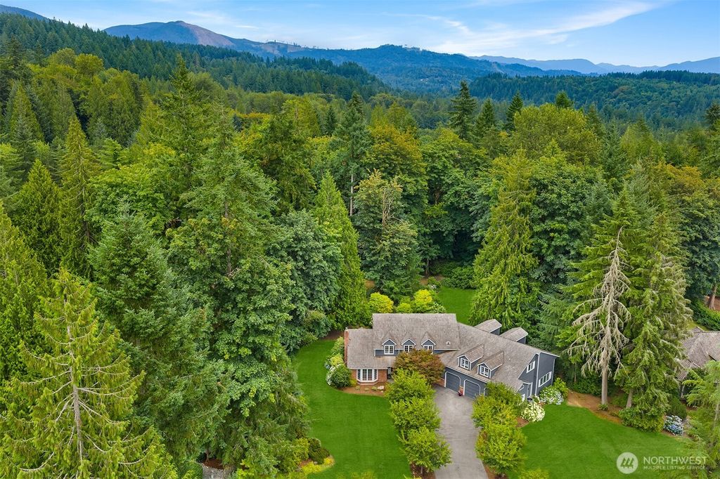 Photo of 13014 205th Place SE, Issaquah, WA 98027 (MLS # 2409052)